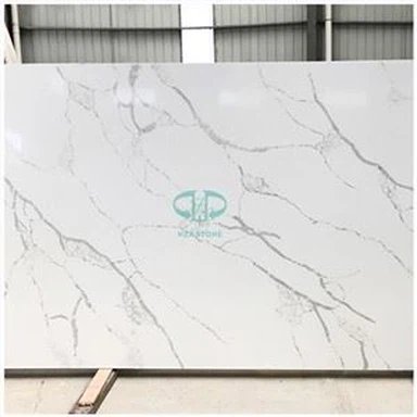 Столешница из белого кварца