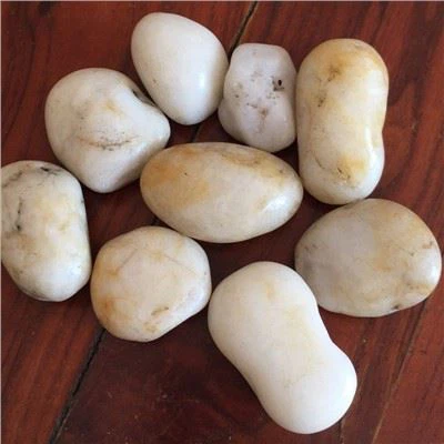 Натуральная полированная белая галька