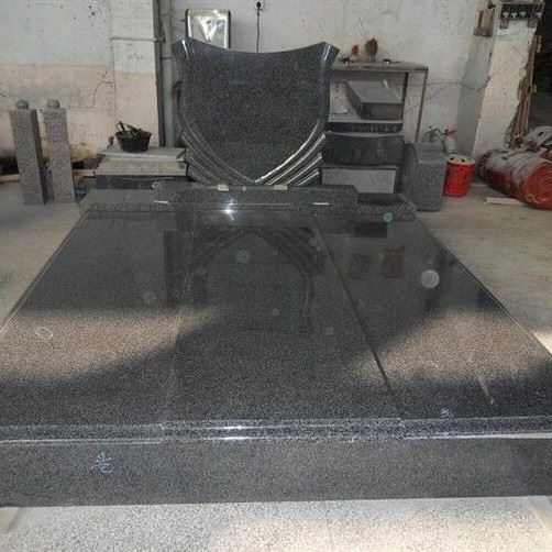 Black Granite Tombstone Gravestone
